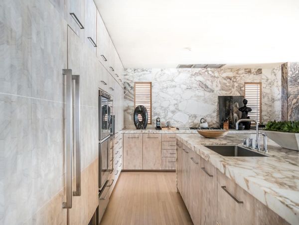Luxury Beachfront Five Bedroom Home in Malibu Sleeps 10