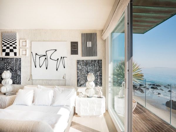 Luxury Beachfront Five Bedroom Home in Malibu Sleeps 10