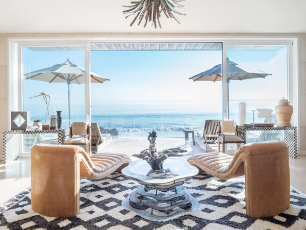 Luxury Beachfront Five Bedroom Home in Malibu Sleeps 10
