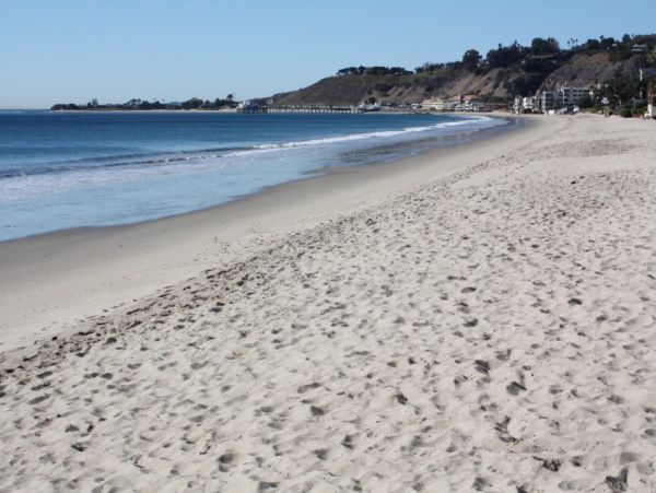 Luxury Beachfront Five Bedroom Home in Malibu Sleeps 10
