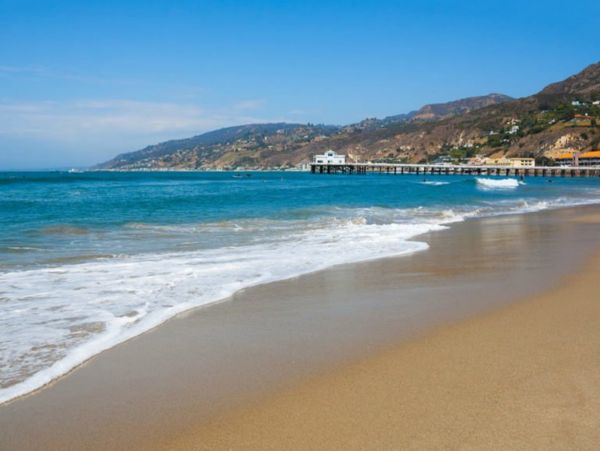 Luxury Beachfront Five Bedroom Home in Malibu Sleeps 10