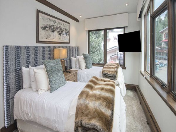 Vail Vacation Condo Sleeps Ten Mountain View Walk To Lifts