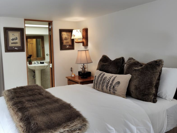 Vail Vacation Rentals Luxury 5-Bedroom Home with Mountain Views & Hot Tub