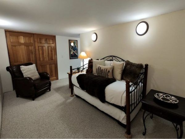 Vail Vacation Rentals Luxury 5-Bedroom Home with Mountain Views & Hot Tub