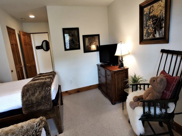 Vail Vacation Rentals Luxury 5-Bedroom Home with Mountain Views & Hot Tub