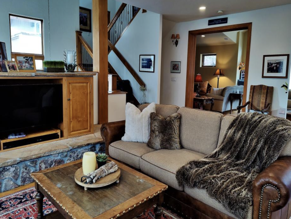 Vail Vacation Rentals Luxury 5-Bedroom Home with Mountain Views & Hot Tub