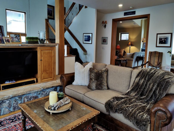 Vail Vacation Rentals Luxury 5-Bedroom Home with Mountain Views & Hot Tub