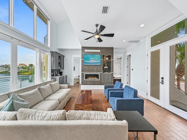 Walk to Beach 11 Bedrooms Vacation Home in Destin