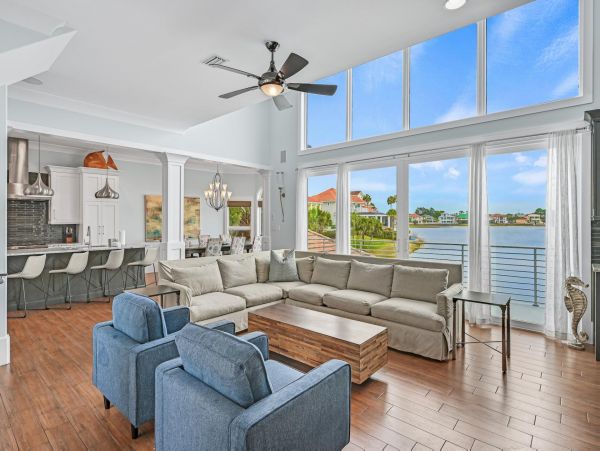 Walk to Beach 11 Bedrooms Vacation Home in Destin