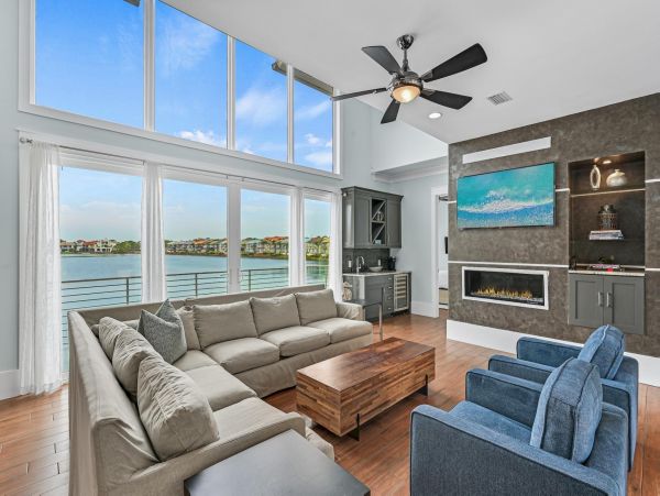 Walk to Beach 11 Bedrooms Vacation Home in Destin