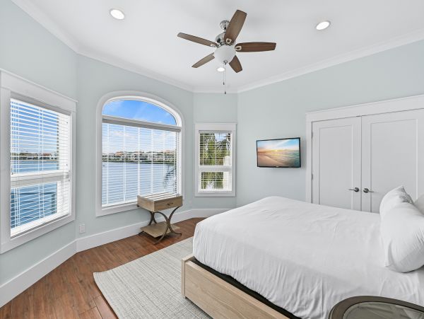 Walk to Beach 11 Bedrooms Vacation Home in Destin