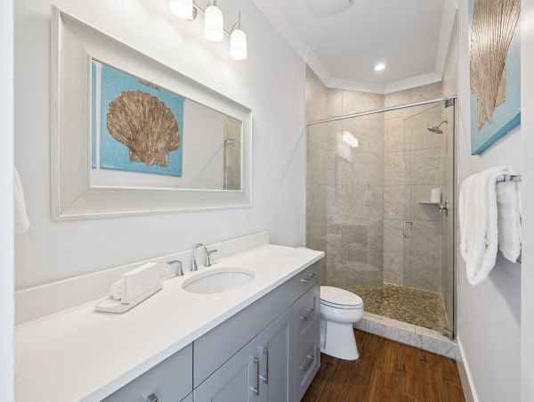 Destin Lakefront Vacation Home With Pool And Spa