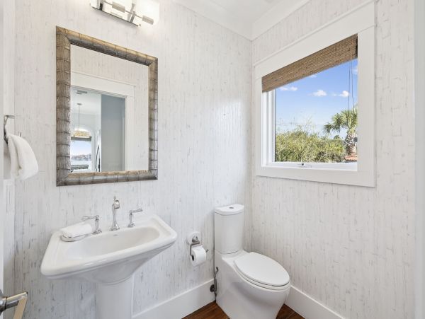 Destin Lakefront Vacation Home With Pool And Spa