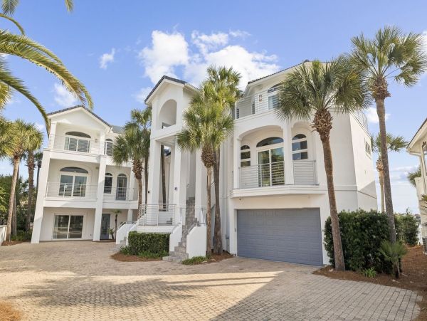Destin Lakefront Vacation Home With Pool And Spa