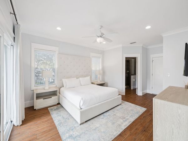 Destin Lakefront Vacation Home With Pool And Spa
