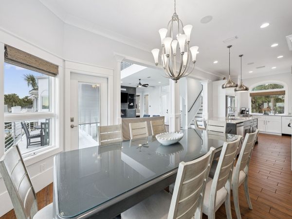 Destin Lakefront Vacation Home With Pool And Spa
