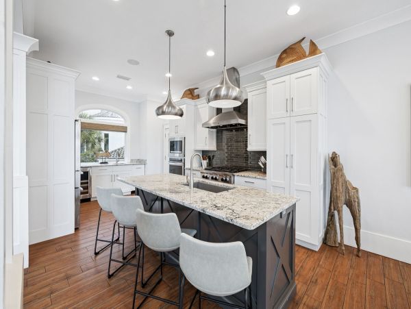 Destin Lakefront Vacation Home With Pool And Spa