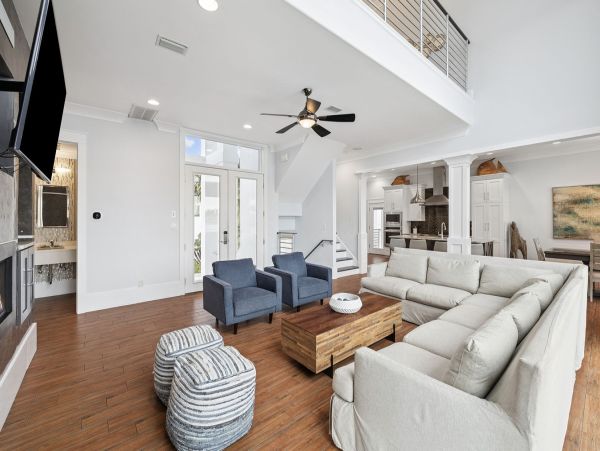 Destin Lakefront Vacation Home With Pool And Spa