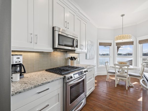 Destin Lakefront Vacation Home With Pool And Spa