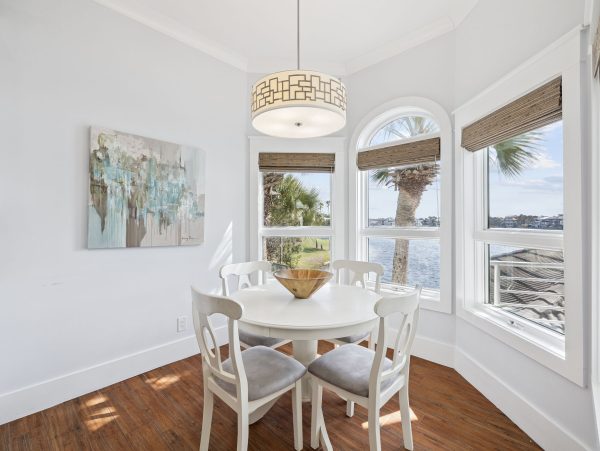 Destin Lakefront Vacation Home With Pool And Spa