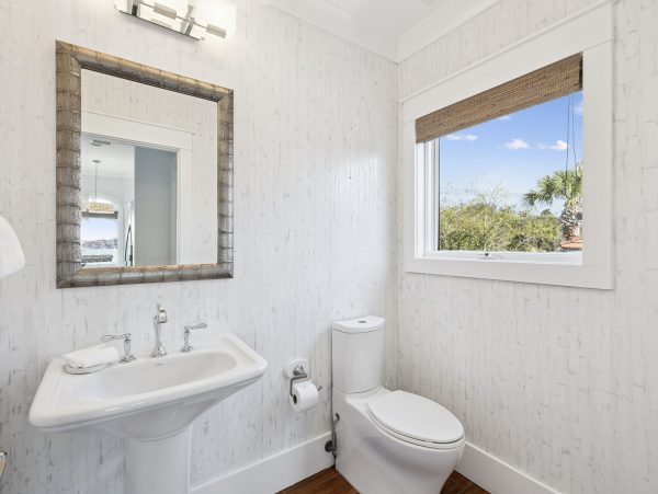 Destin Lakefront Vacation Home With Pool And Spa