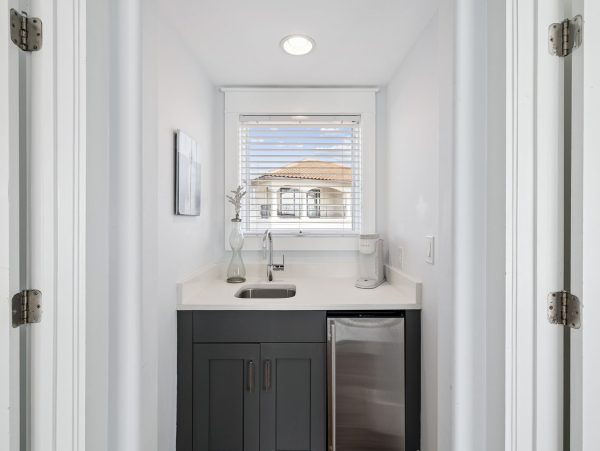 Destin Lakefront Vacation Home With Pool And Spa