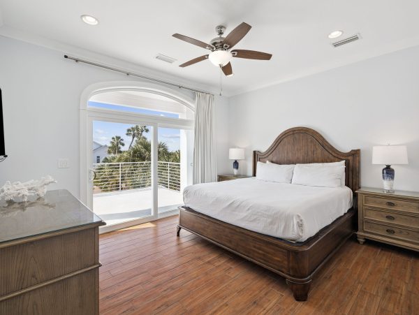 Destin Lakefront Vacation Home With Pool And Spa