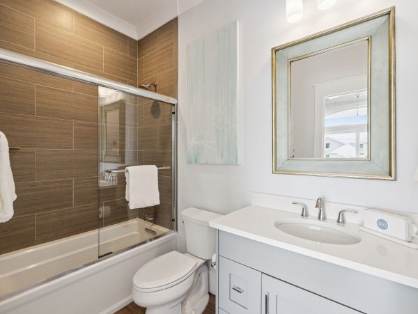 Destin Lakefront Vacation Home With Pool And Spa