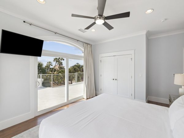 Destin Lakefront Vacation Home With Pool And Spa