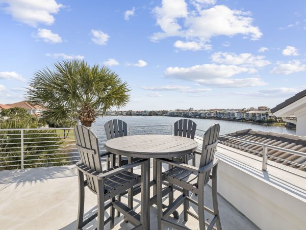 Destin Lakefront Vacation Home With Pool And Spa