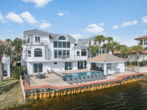 Destin Lakefront Vacation Home With Pool And Spa