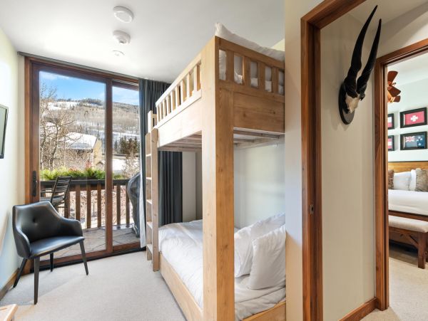 Vail Vacation Condo Sleeps Eight Guests Mountain Views