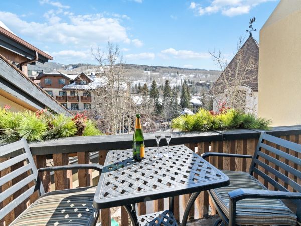 Vail Vacation Condo Sleeps Eight Guests Mountain Views