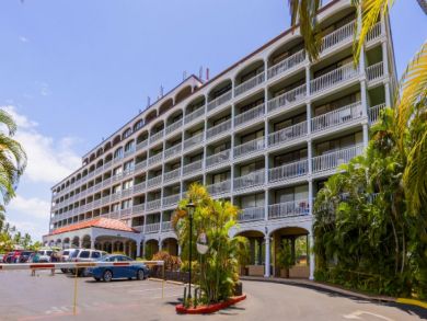 Lahaina Vacation Condo Sleeps Two Guests.