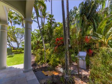 Lahaina Vacation Condo Sleeps Two Guests.