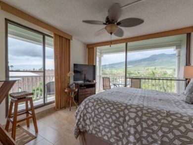 Lahaina Vacation Condo Sleeps Two Guests.