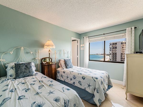 Marco Island Gulf Front Vacation Condo Sleeps 4