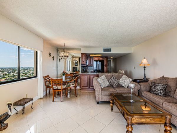 Marco Island Gulf Front Vacation Condo Sleeps 4