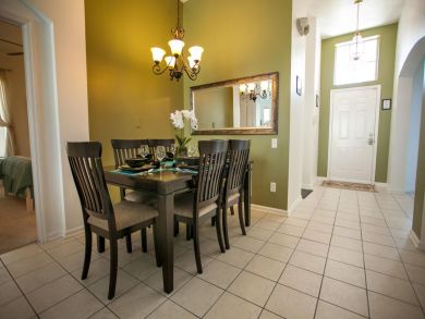 Kissimmee Vacation Home Sleeps Ten Guests.