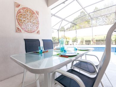 Kissimmee Vacation Home Sleeps Ten Guests.