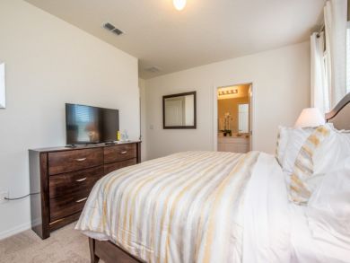 Orlando Five Bedrooms Rental Home, Private Caged Pool