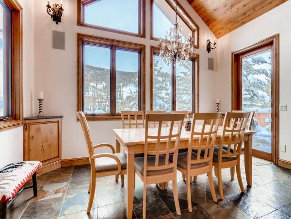 5 Bedroom Luxury Rental in Vail, Mountain View
