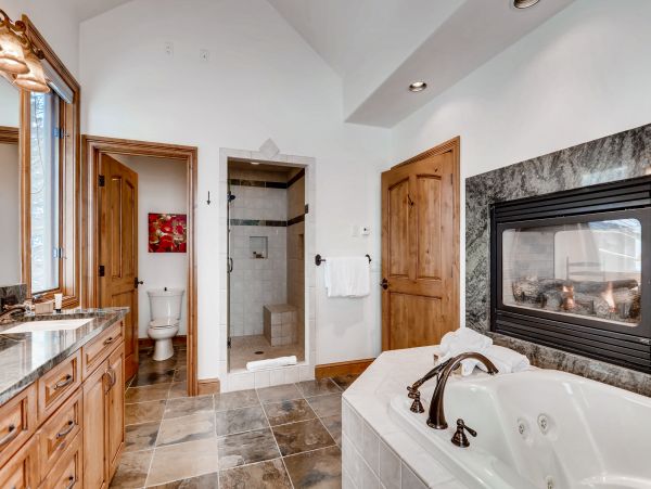 5 Bedroom Luxury Rental in Vail, Mountain View