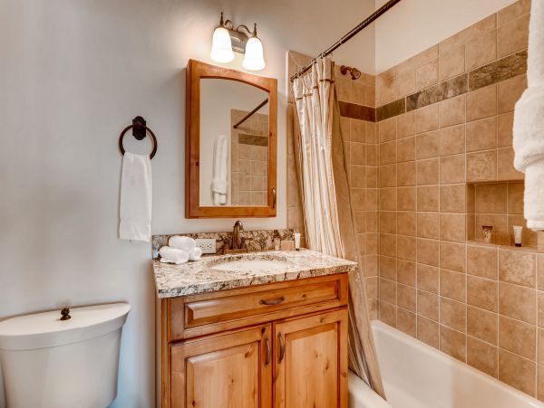 5 Bedroom Luxury Rental in Vail, Mountain View