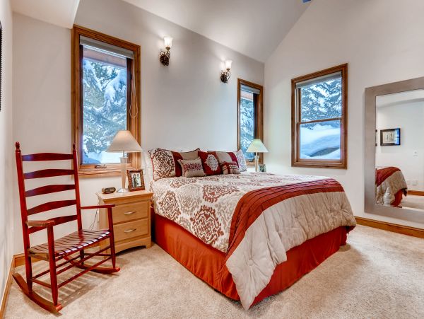 5 Bedroom Luxury Rental in Vail, Mountain View