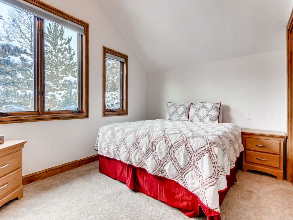 5 Bedroom Luxury Rental in Vail, Mountain View