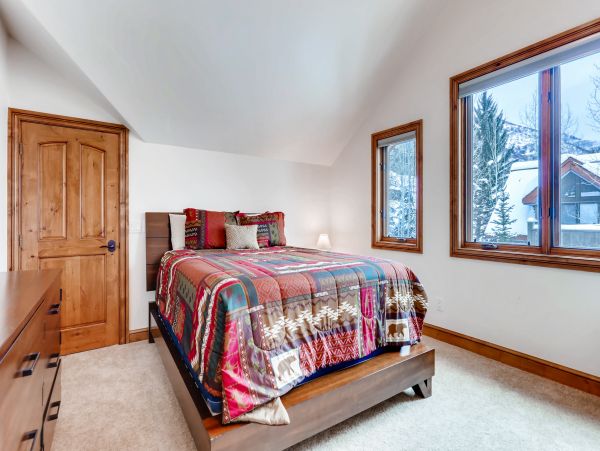 5 Bedroom Luxury Rental in Vail, Mountain View