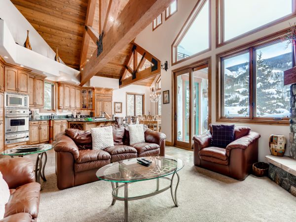5 Bedroom Luxury Rental in Vail, Mountain View