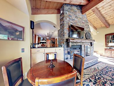 Vail Vacation Duplex Sleeps Ten Guests.