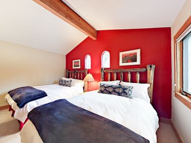 Vail Vacation Duplex Sleeps Ten Guests.